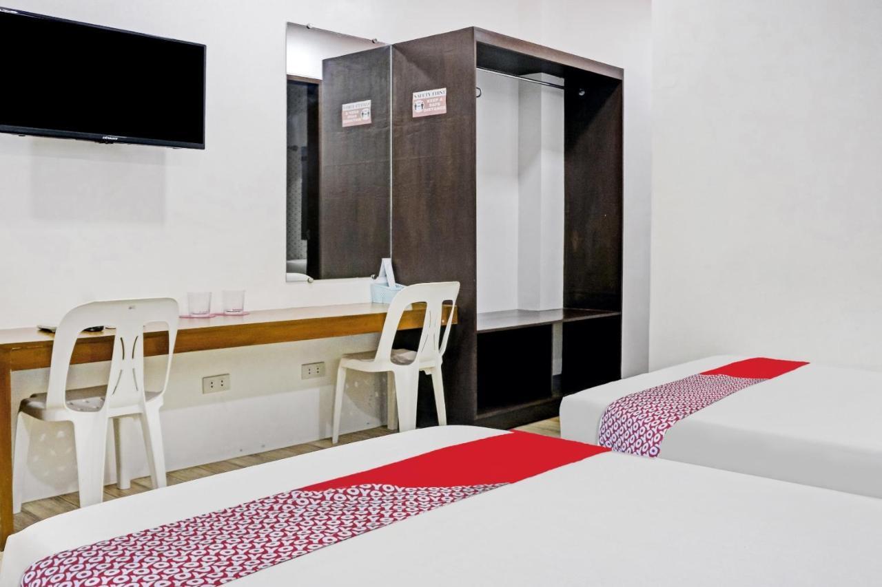 เรดดอร์ซ พลัส เนียร์ ซูบิกทาวน์ ซัมบาเลส Hotel ภายนอก รูปภาพ