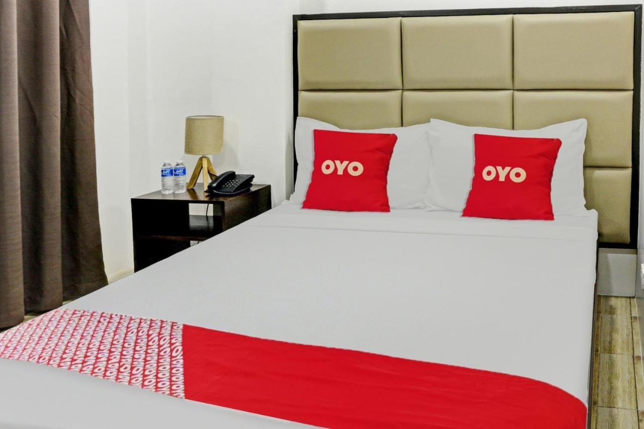 เรดดอร์ซ พลัส เนียร์ ซูบิกทาวน์ ซัมบาเลส Hotel ภายนอก รูปภาพ