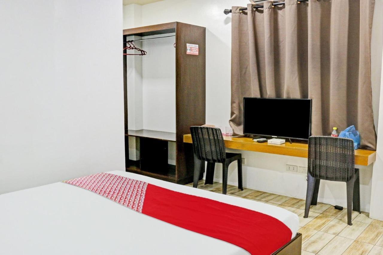 เรดดอร์ซ พลัส เนียร์ ซูบิกทาวน์ ซัมบาเลส Hotel ภายนอก รูปภาพ