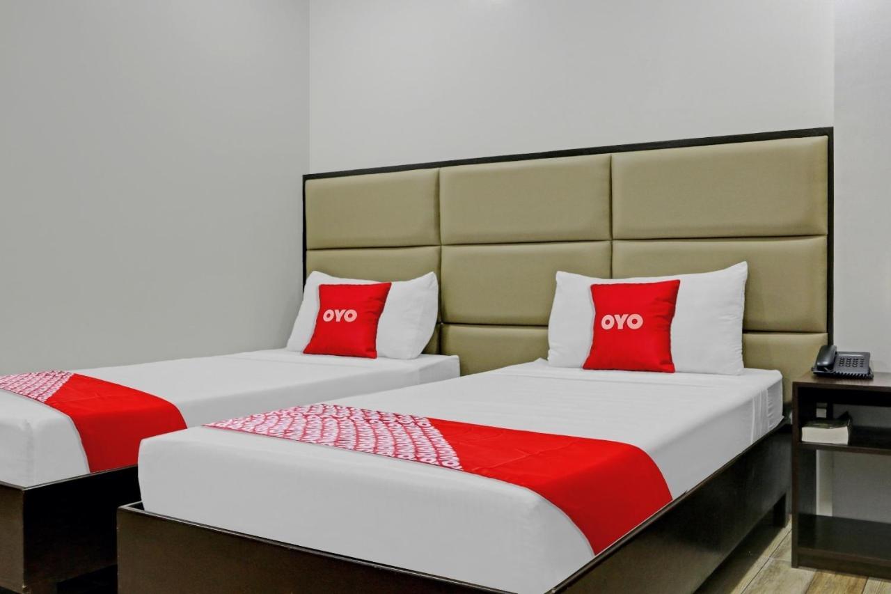 เรดดอร์ซ พลัส เนียร์ ซูบิกทาวน์ ซัมบาเลส Hotel ภายนอก รูปภาพ