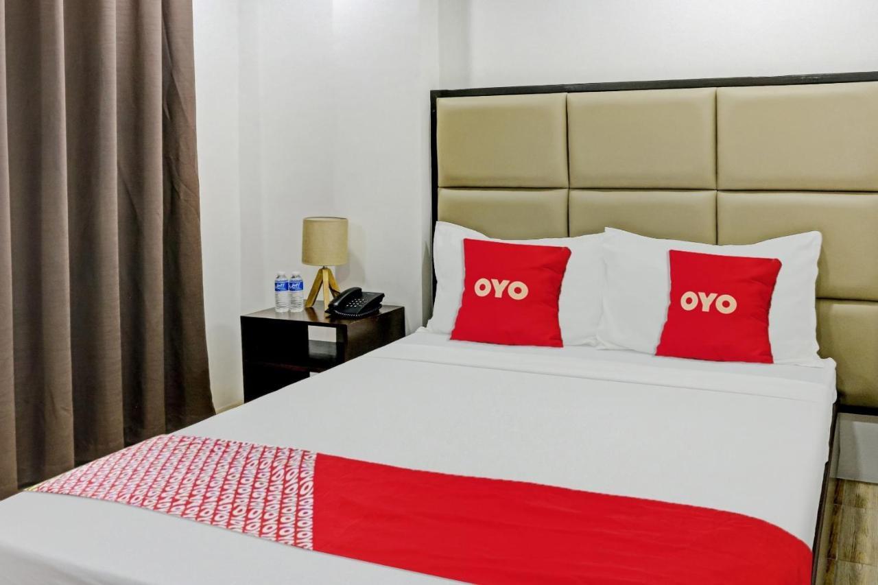 เรดดอร์ซ พลัส เนียร์ ซูบิกทาวน์ ซัมบาเลส Hotel ภายนอก รูปภาพ